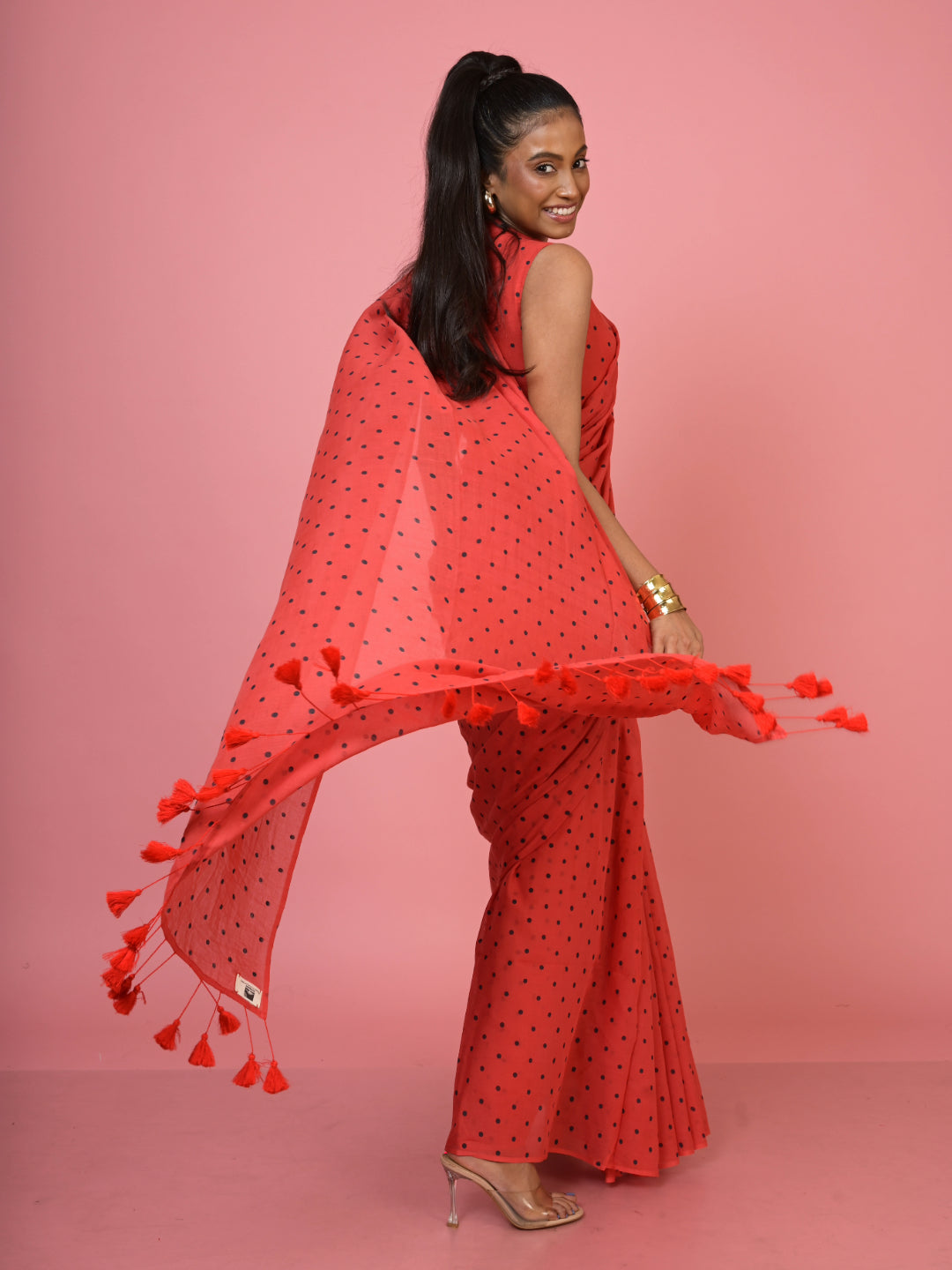 Chulbuli chilly I Red Handloom Mul Cotton Polka Dotted Saree