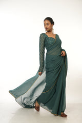 Evergreen Elegance I Bottle Green HandloomMul Cotton Saree with Golden Scalloped Border