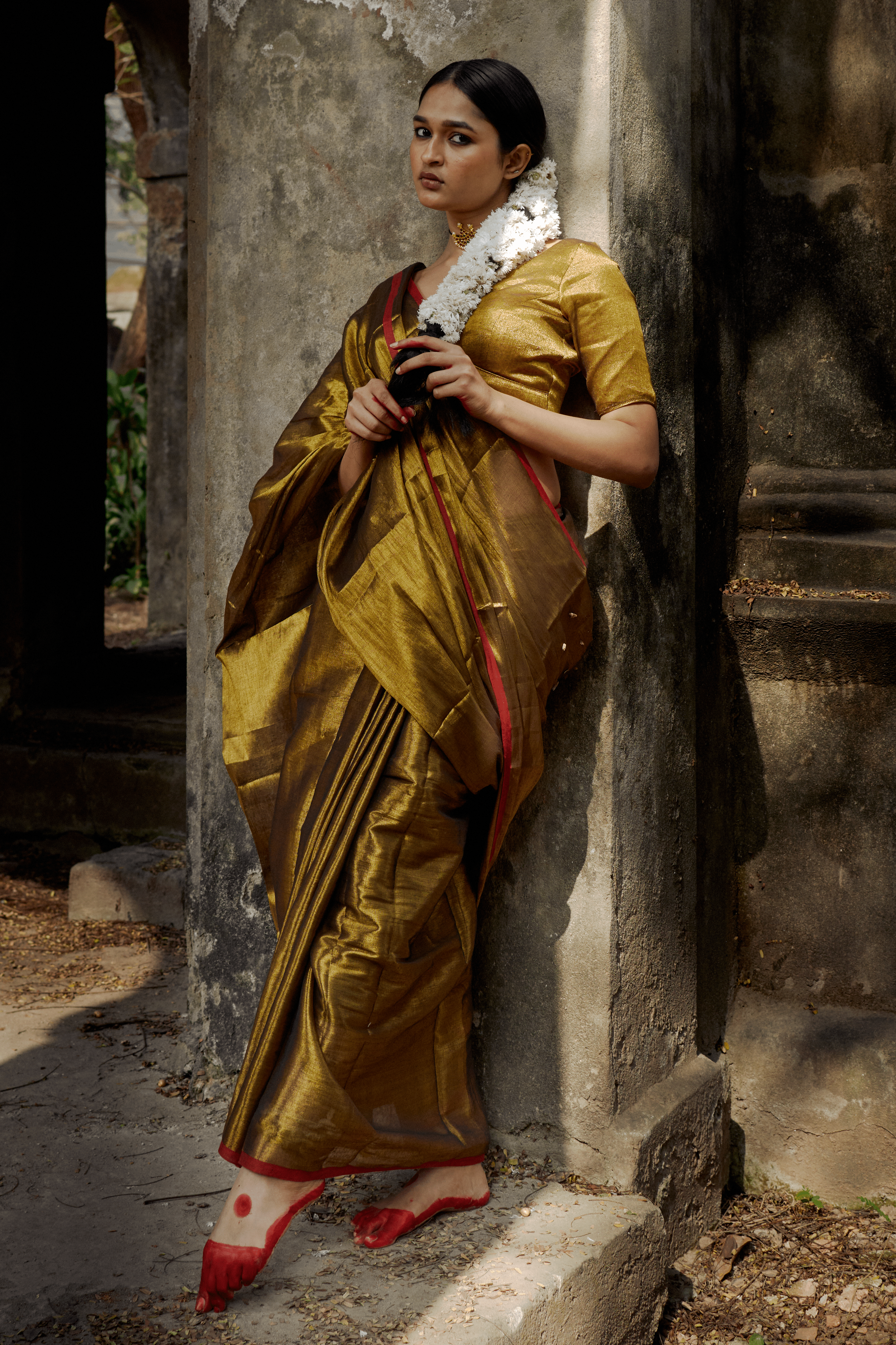 Mayura I Metallic Gold Handloom Tissue Saree
