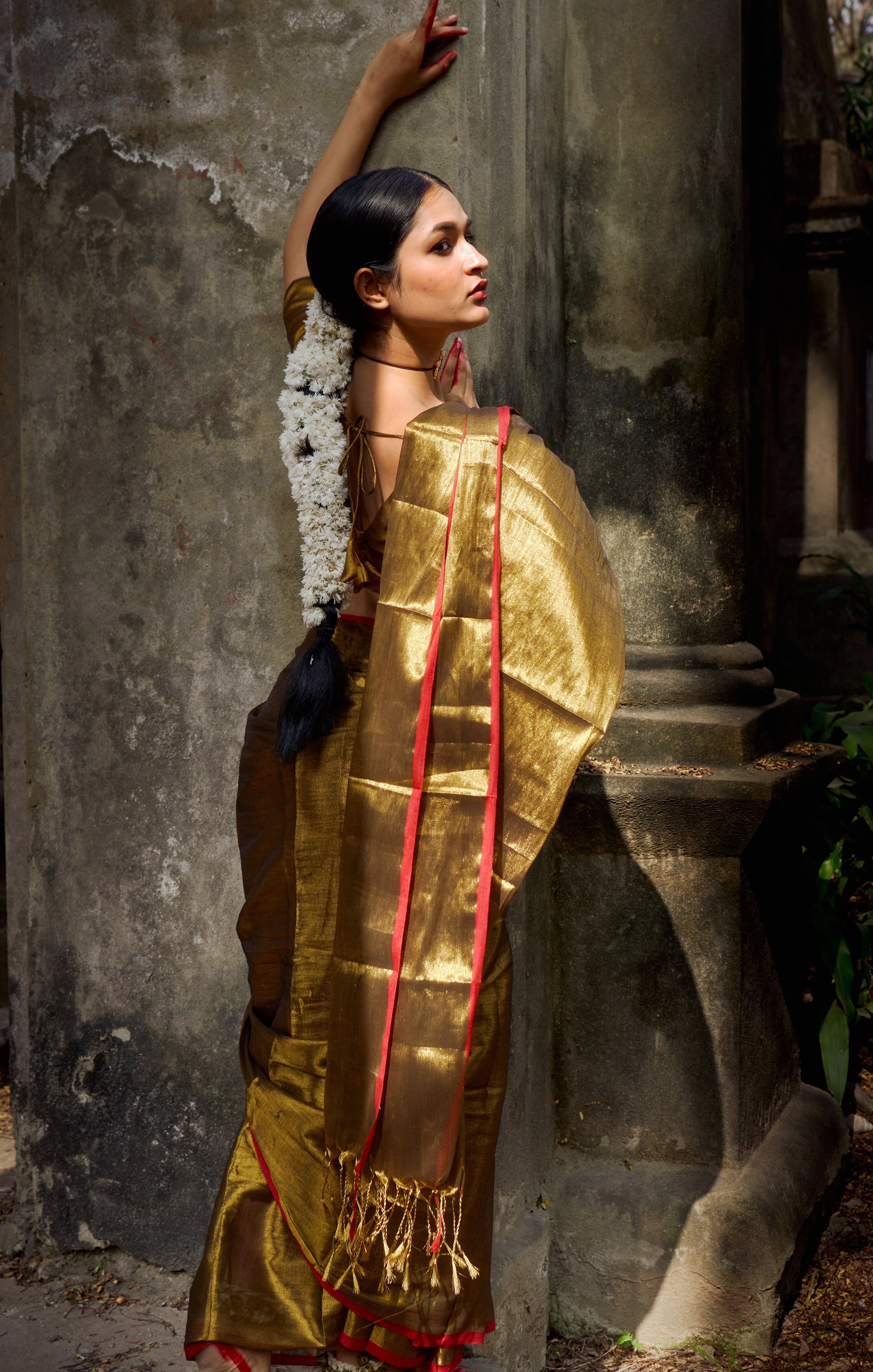 Mayura I Metallic Gold Handloom Tissue Saree