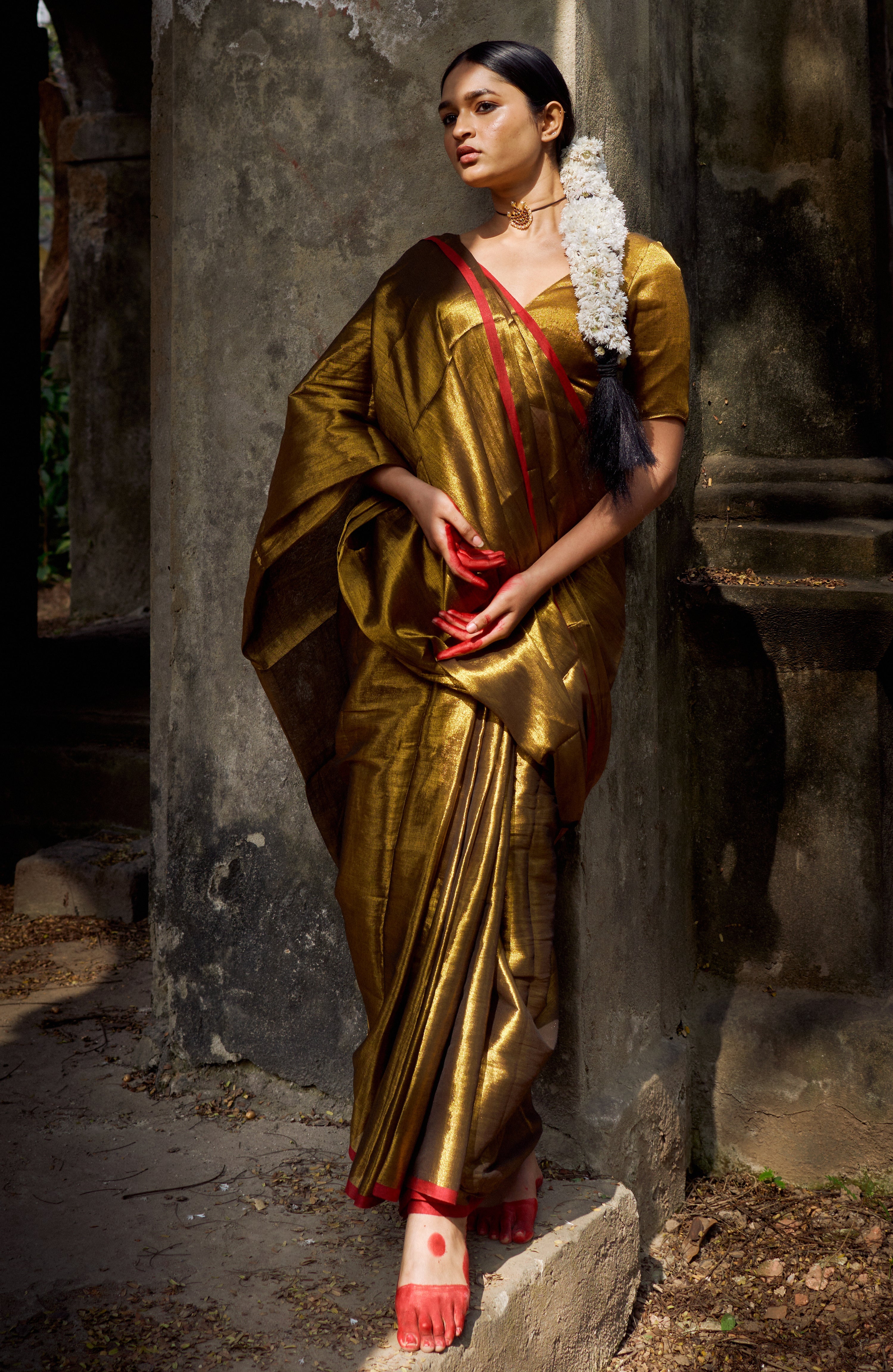 Mayura I Metallic Gold Handloom Tissue Saree