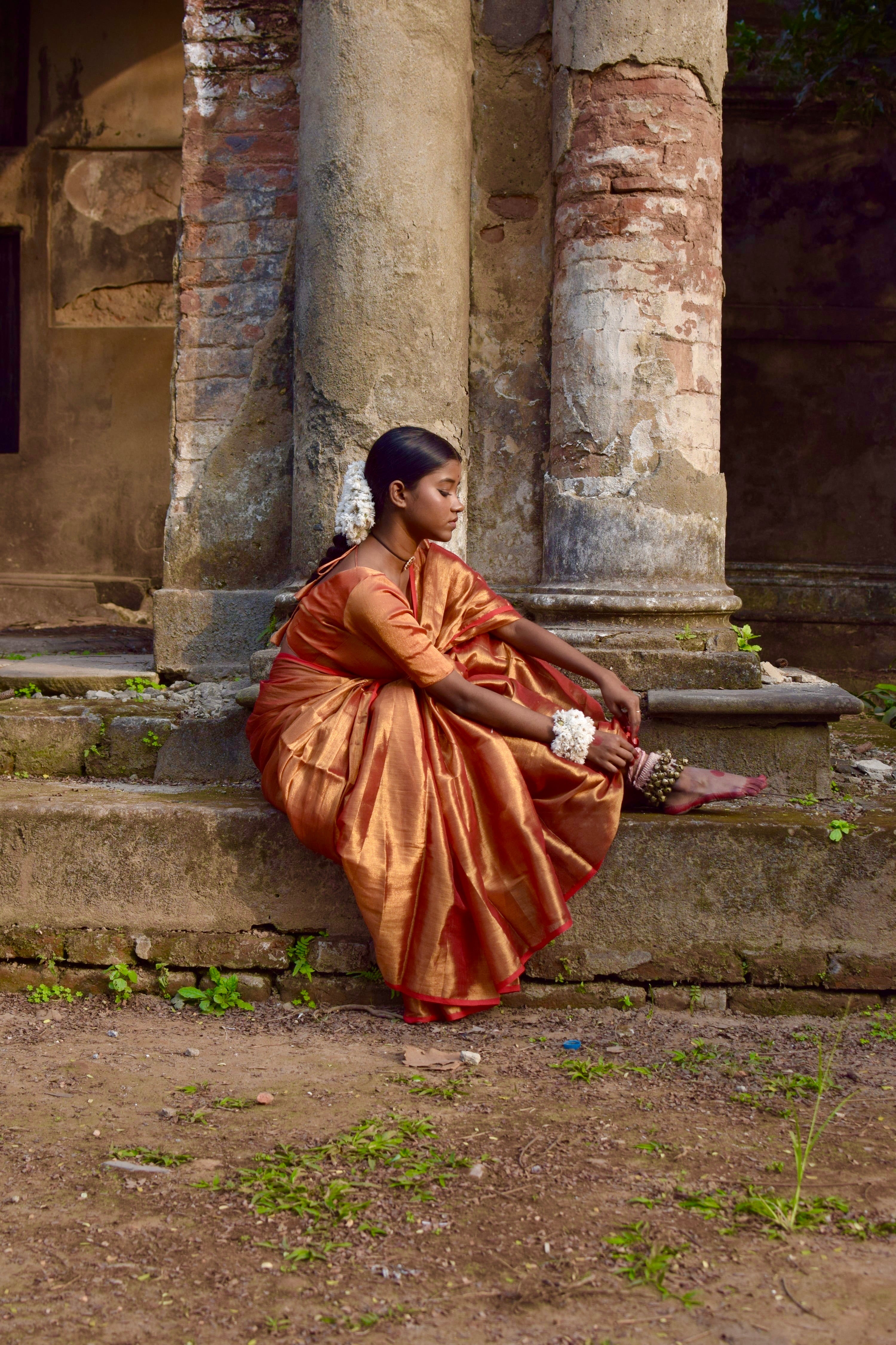 Tripataka I Warm gold dual tone tissue saree